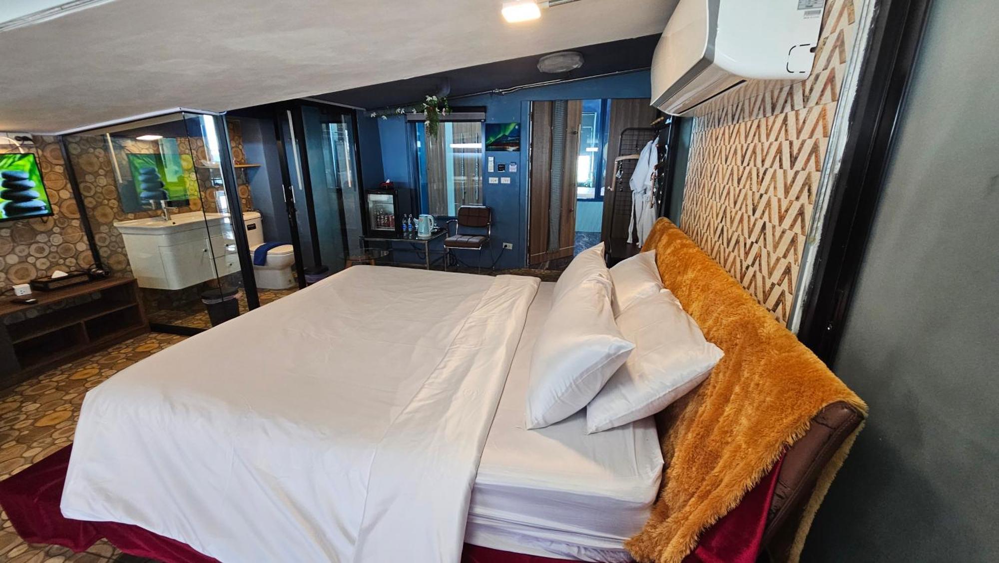Bluetel Re'Sidence Bangkok Impact - 1 Time Drop-Off Service To Impact パックレット エクステリア 写真