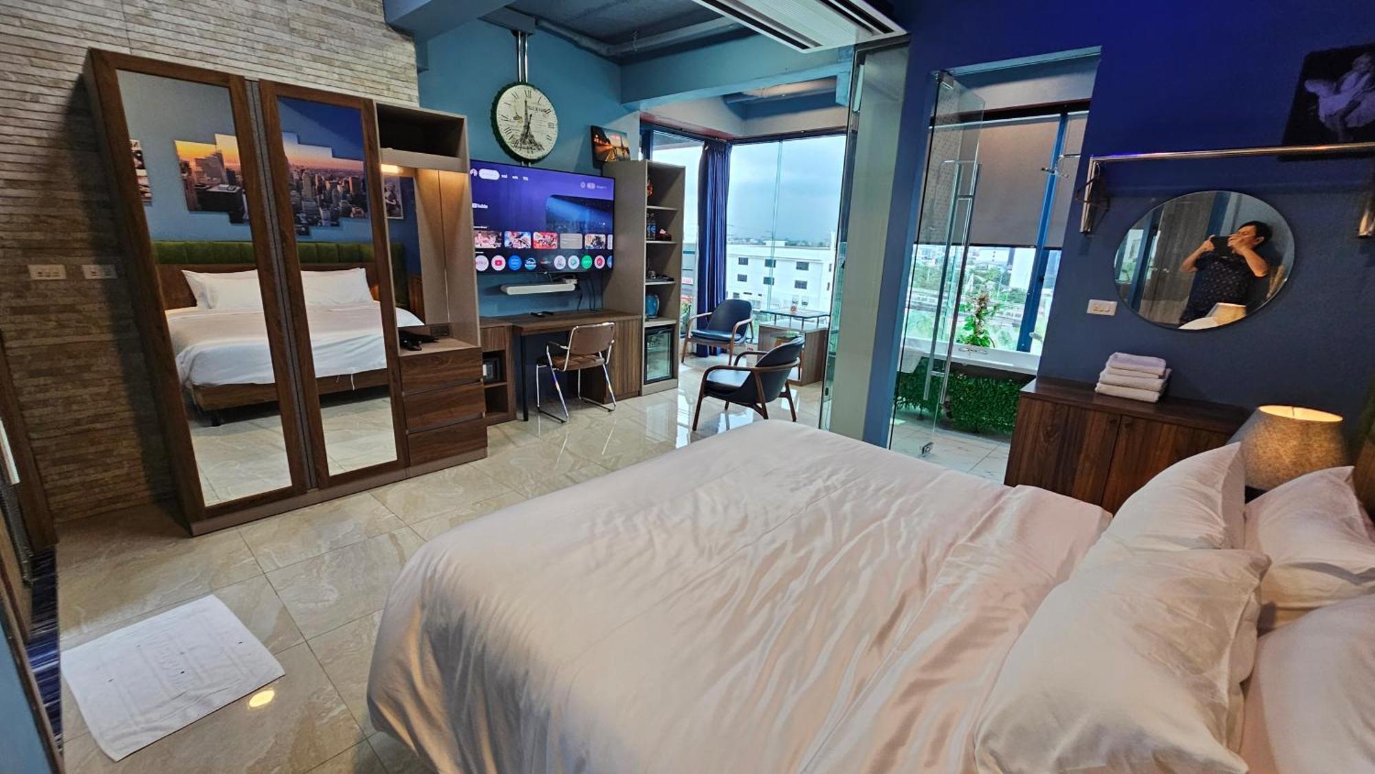 Bluetel Re'Sidence Bangkok Impact - 1 Time Drop-Off Service To Impact パックレット エクステリア 写真
